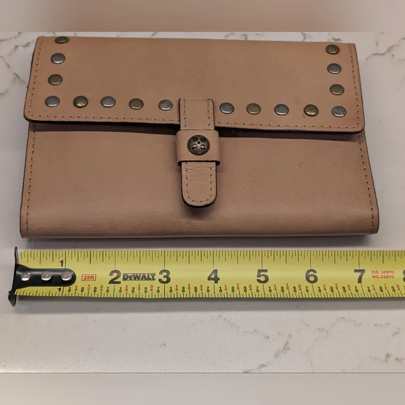 Patricia Nash Leather Clutch/Passport Holder - EUC Tan 7.5x5 Inches - Picture 12 of 13